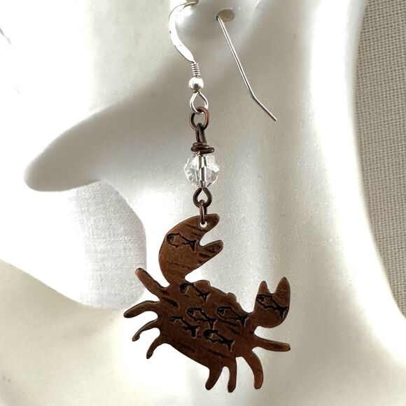 Handmade Copper Crab Earrings with Etched Fish & Crystal Beads - Picture 6 of 10